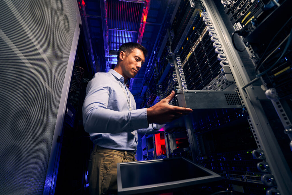 expert data center it technician upgrading hardwar 2026 03 10 02 07 42 utc